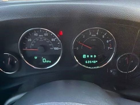 Used 2015 Jeep Wrangler Unlimited Sahara w/ Max Tow Package AWD/4WD image 4