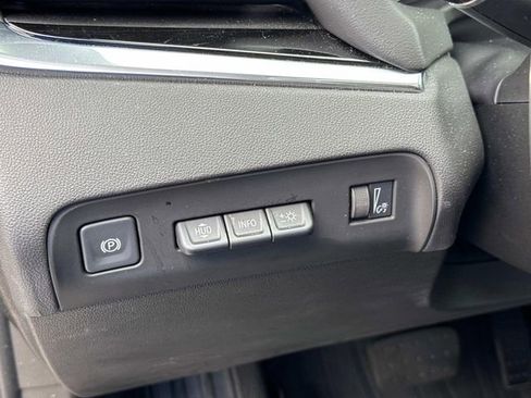 Used 2023 Buick Enclave Avenir w/ Avenir Technology Package image 29