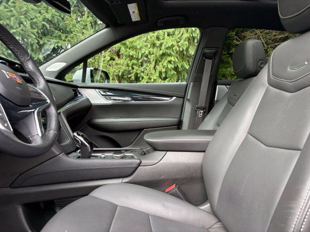 Certified 2024 Cadillac XT5 Premium Luxury w/ LPO, Floor Liner Package AWD/4WD image 28