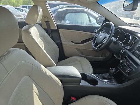 Used 2011 Kia Optima EX w/ Premium Pkg image 5