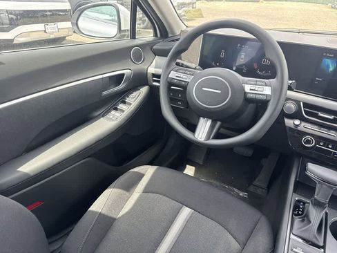 New 2026 Hyundai Sonata SE FWD image 6