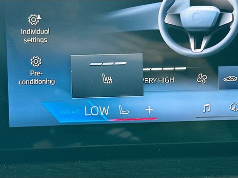 Certified 2024 BMW X5 sDrive40i w/ M Sport Package image 20