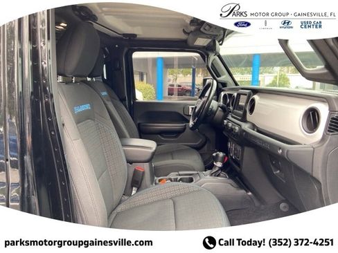 Used 2021 Jeep Wrangler Unlimited Islander image 19