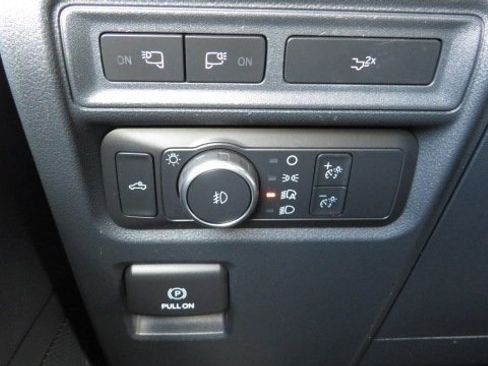 Certified 2022 Ford F150 XLT w/ Equipment Group 302A High image 24