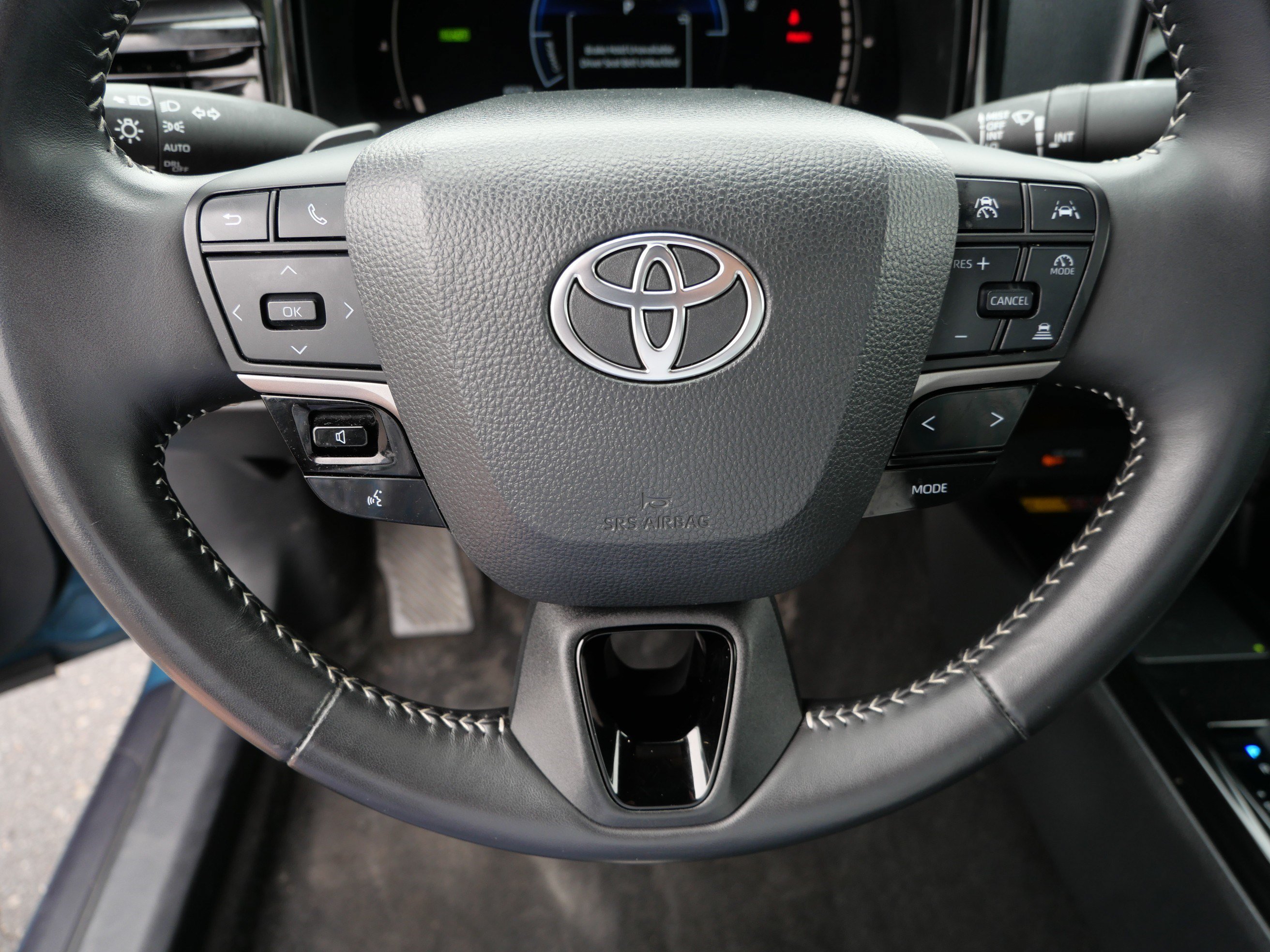 Certified 2025 Toyota Camry SE FWD image 25