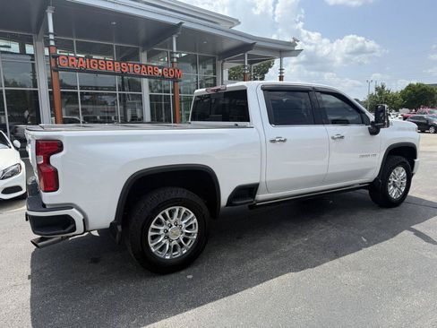 Used 2022 Chevrolet Silverado 2500 High Country w/ Technology Package AWD/4WD image 3