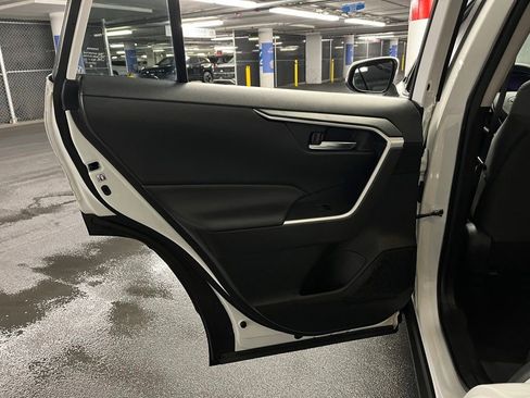 Used 2020 Toyota RAV4 XLE w/ Convenience Package AWD/4WD image 19