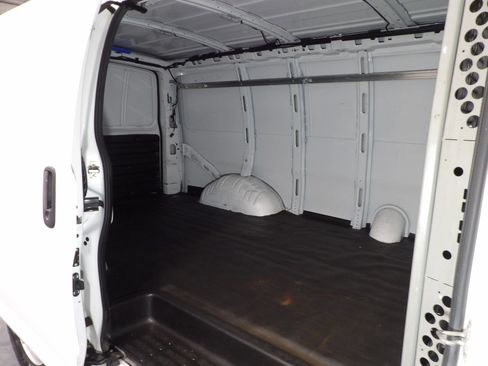 Used 2021 Chevrolet Express 2500 w/ Driver Convenience Package RWD image 9