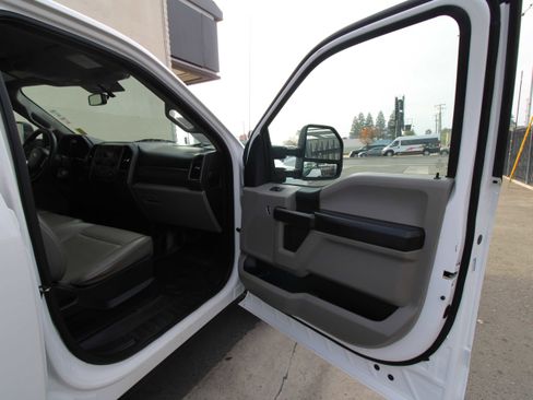 Used 2019 Ford F250 XL w/ Power Equipment Group image 12