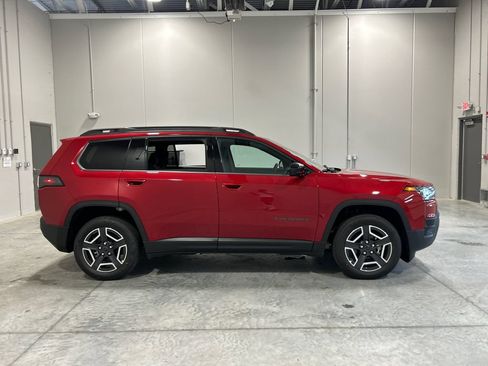 New 2026 Jeep Cherokee Laredo AWD/4WD image 5
