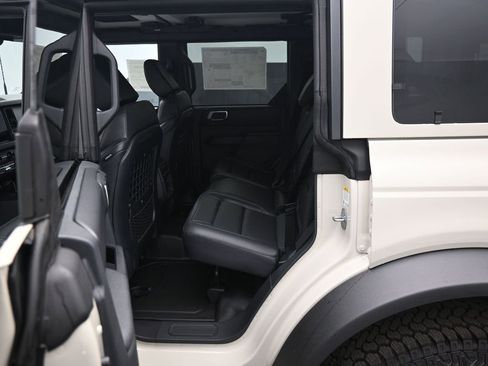 New 2025 Ford Bronco Badlands image 17
