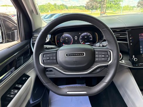 Used 2022 Jeep Wagoneer Series II w/ Premium Group I AWD/4WD image 29
