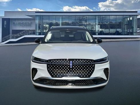 New 2026 Lincoln Nautilus Reserve image 2