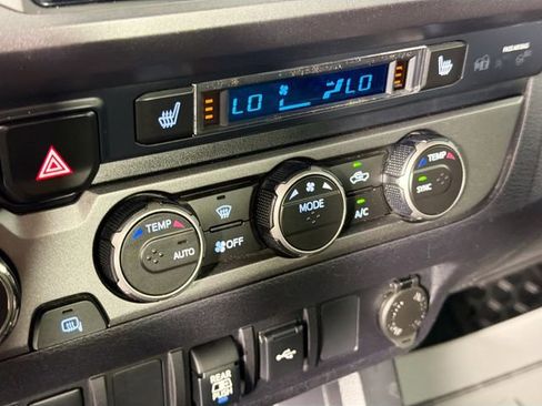 Used 2021 Toyota Tacoma TRD Sport AWD/4WD image 16