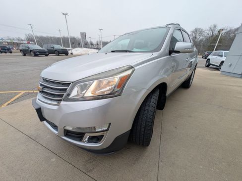 Used 2015 Chevrolet Traverse LT w/ Style and Technology Package image 8