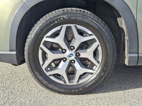 Used 2019 Subaru Forester Premium w/ All-Weather Package image 9