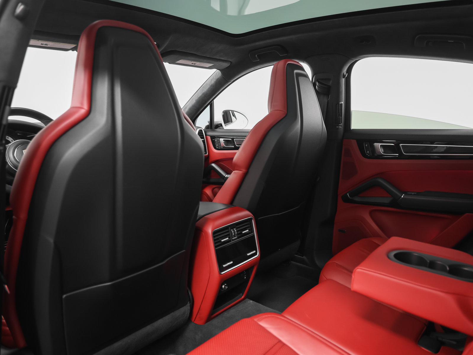 Certified 2022 Porsche Cayenne GTS w/ Premium Package Plus AWD/4WD image 44