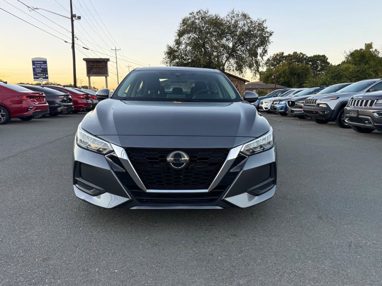 Used 2021 Nissan Sentra SV FWD image 2