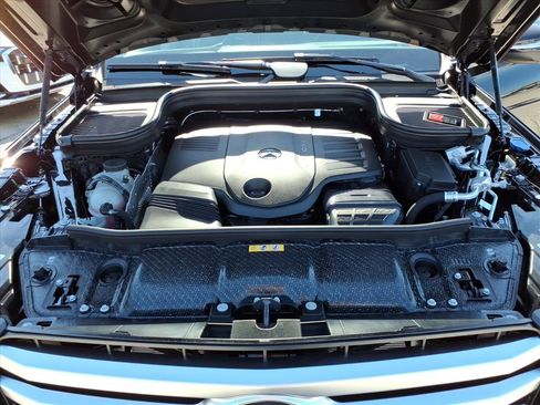 Used 2026 Mercedes-Benz GLS 450 4MATIC image 9