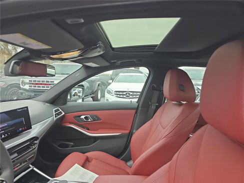 Used 2025 BMW 330i Sedan image 24