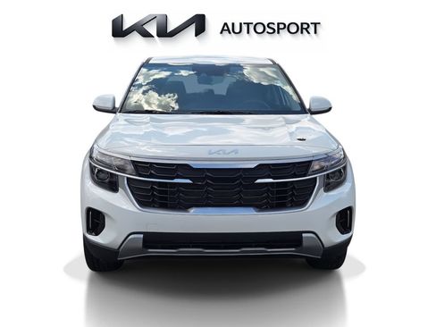 Certified 2026 Kia Seltos LX FWD image 2