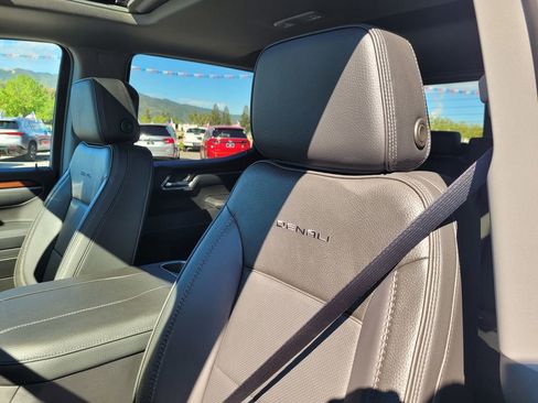 New 2026 GMC Sierra 1500 Denali w/ Denali Reserve Package AWD/4WD image 12