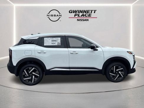 New 2026 Nissan Kicks SV image 4