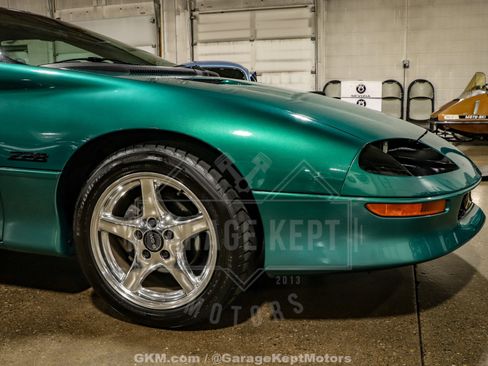 Used 1997 Chevrolet Camaro Z28 RWD image 58