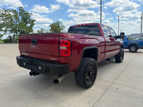 Used 2019 GMC Sierra 2500 Denali w/ Duramax Plus Package AWD/4WD image 9