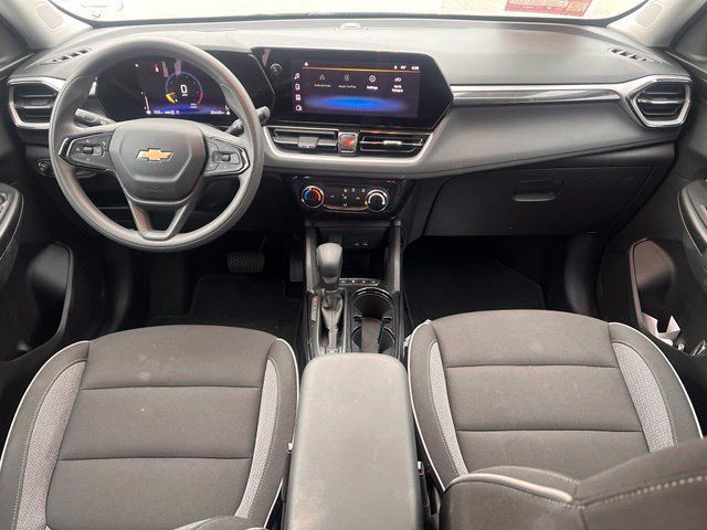 Used 2025 Chevrolet TrailBlazer LT w/ Driver Confidence Package AWD/4WD image 11