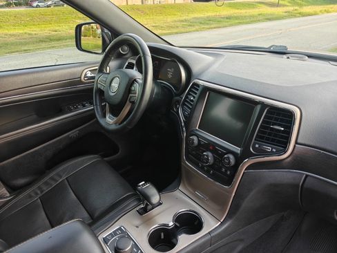 Used 2014 Jeep Grand Cherokee Limited w/ Luxury Group II image 22