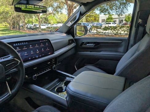 Used 2025 Chevrolet Tahoe LS RWD image 17