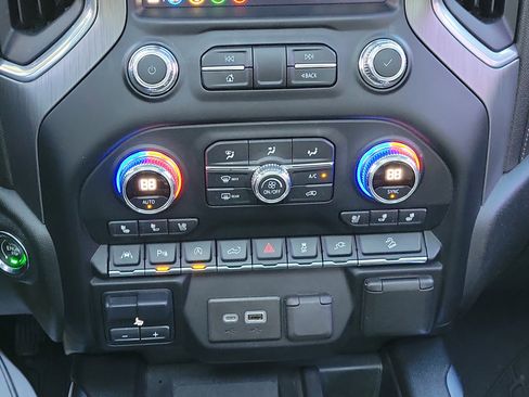 Used 2020 GMC Sierra 1500 Denali w/ Denali Premium Package image 31