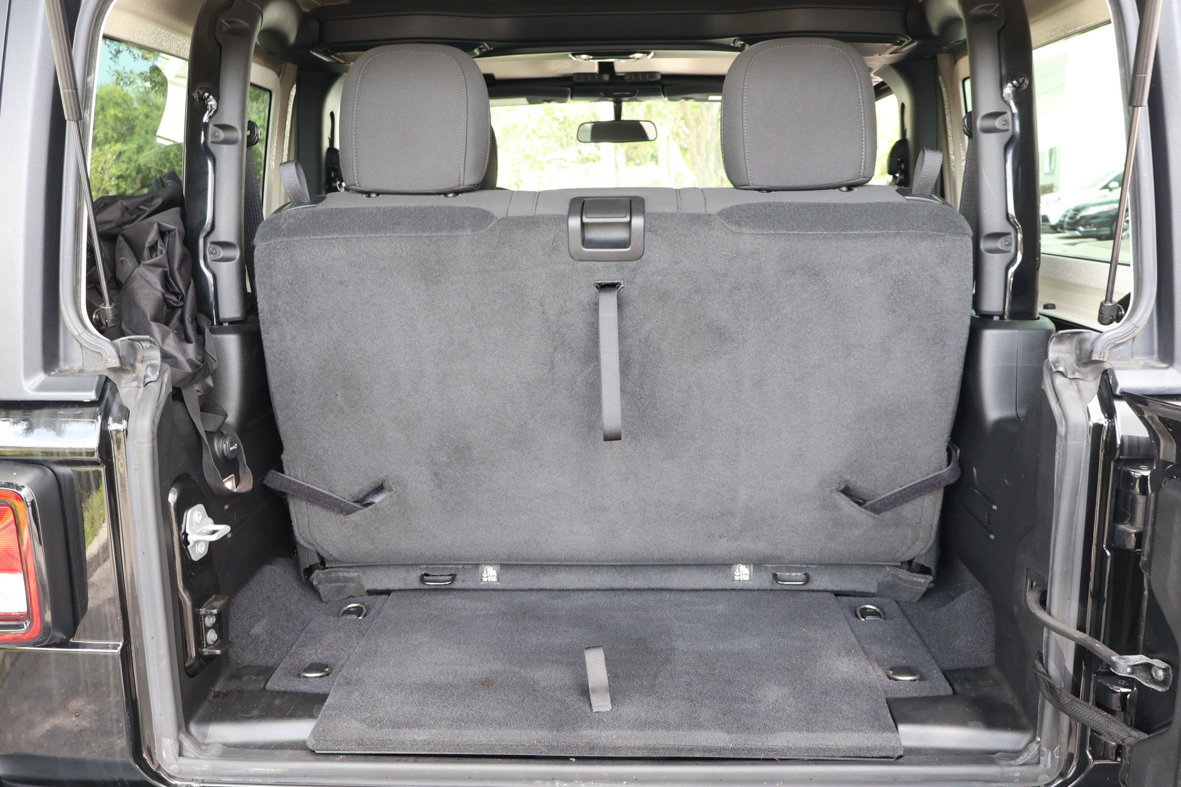Used 2022 Jeep Wrangler Sport AWD/4WD image 15