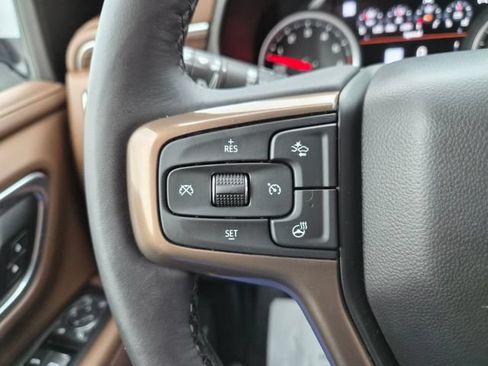 Used 2021 Chevrolet Suburban High Country w/ Premium Package AWD/4WD image 21