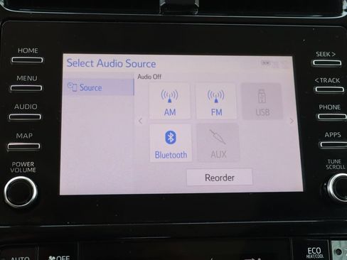 Used 2020 Toyota Prius LE FWD image 32