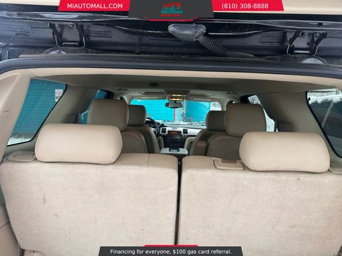 Used 2014 Cadillac Escalade Luxury image 30