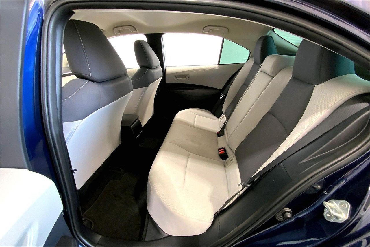 Used 2022 Toyota Corolla LE FWD image 19