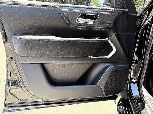 New 2026 INFINITI QX80 Luxe RWD image 16