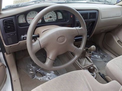 Used 2002 Toyota Tacoma 2WD Xtracab image 10