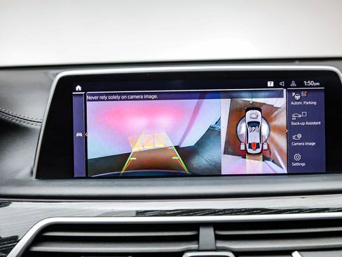 Certified 2022 BMW 750i xDrive w/ Luxury Rear Seating Package AWD/4WD image 27