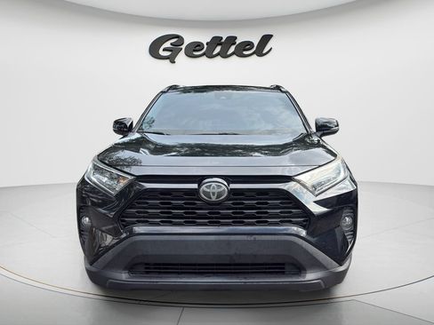 Used 2020 Toyota RAV4 XLE FWD image 2