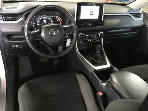 Used 2023 Toyota RAV4 LE AWD/4WD image 22