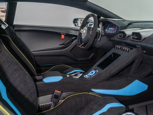 Used 2023 Lamborghini Huracan STO image 64