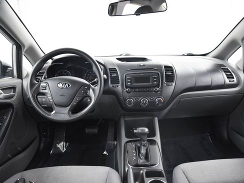 Used 2017 Kia Forte LX image 21