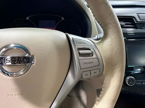 Used 2014 Nissan Altima 2.5 SL w/ Technology Package FWD image 18