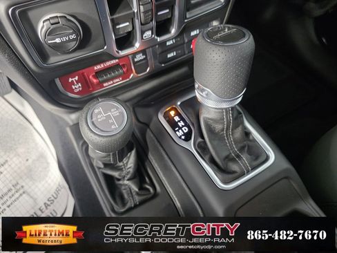 New 2025 Jeep Gladiator Mojave image 23