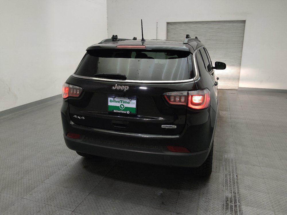 Used 2017 Jeep Compass Latitude w/ Cold Weather Group AWD/4WD image 7