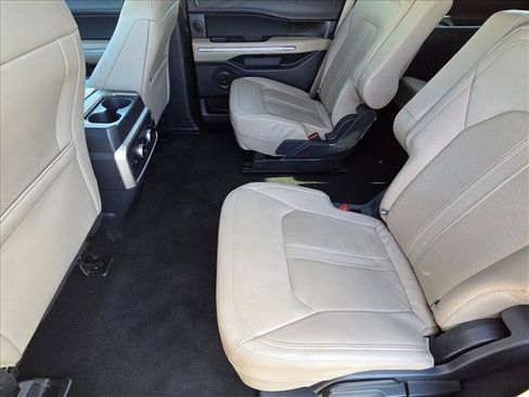 Used 2024 Ford Expedition Limited AWD/4WD image 18