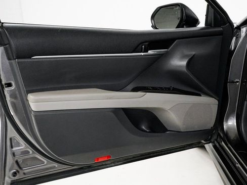 Used 2021 Toyota Camry SE image 7